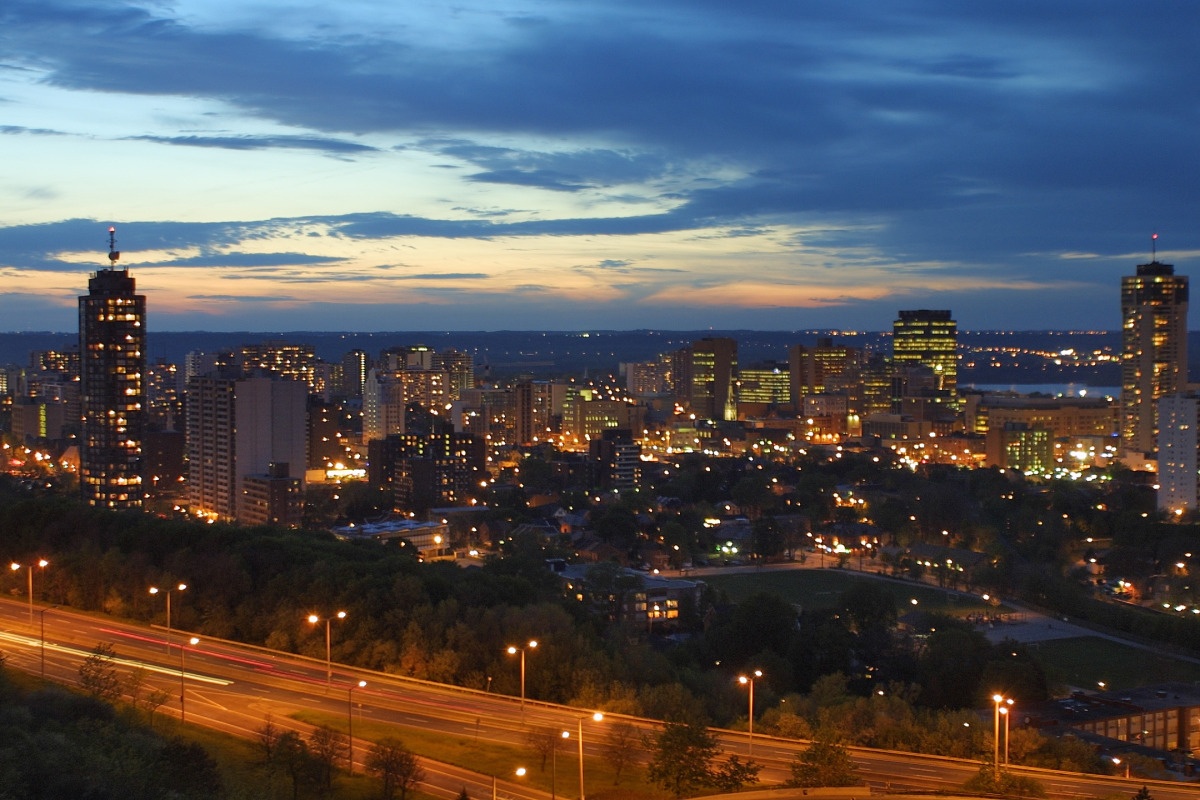 city-shot-at-night